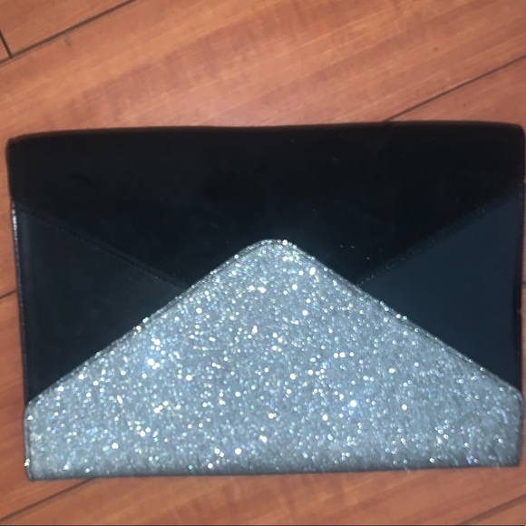 Clutch - Picture 3 of 4